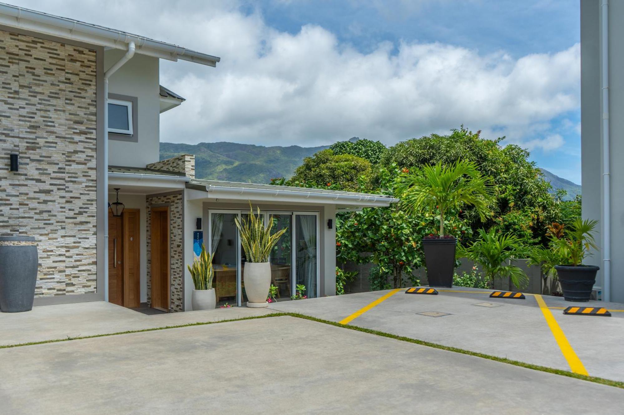 Summer Sand Holiday Apartments Beau Vallon  Exterior photo