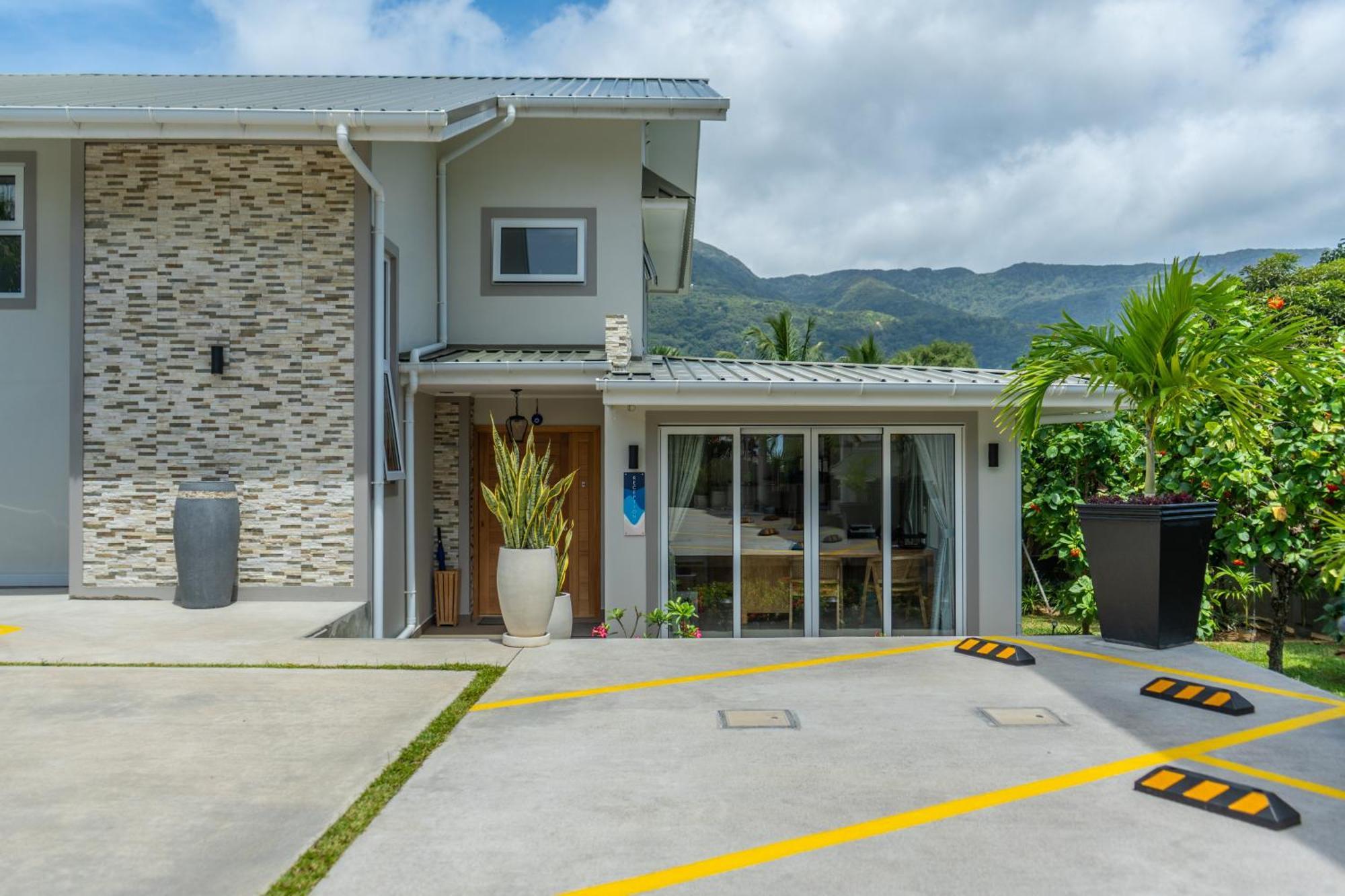 Summer Sand Holiday Apartments Beau Vallon  Exterior photo