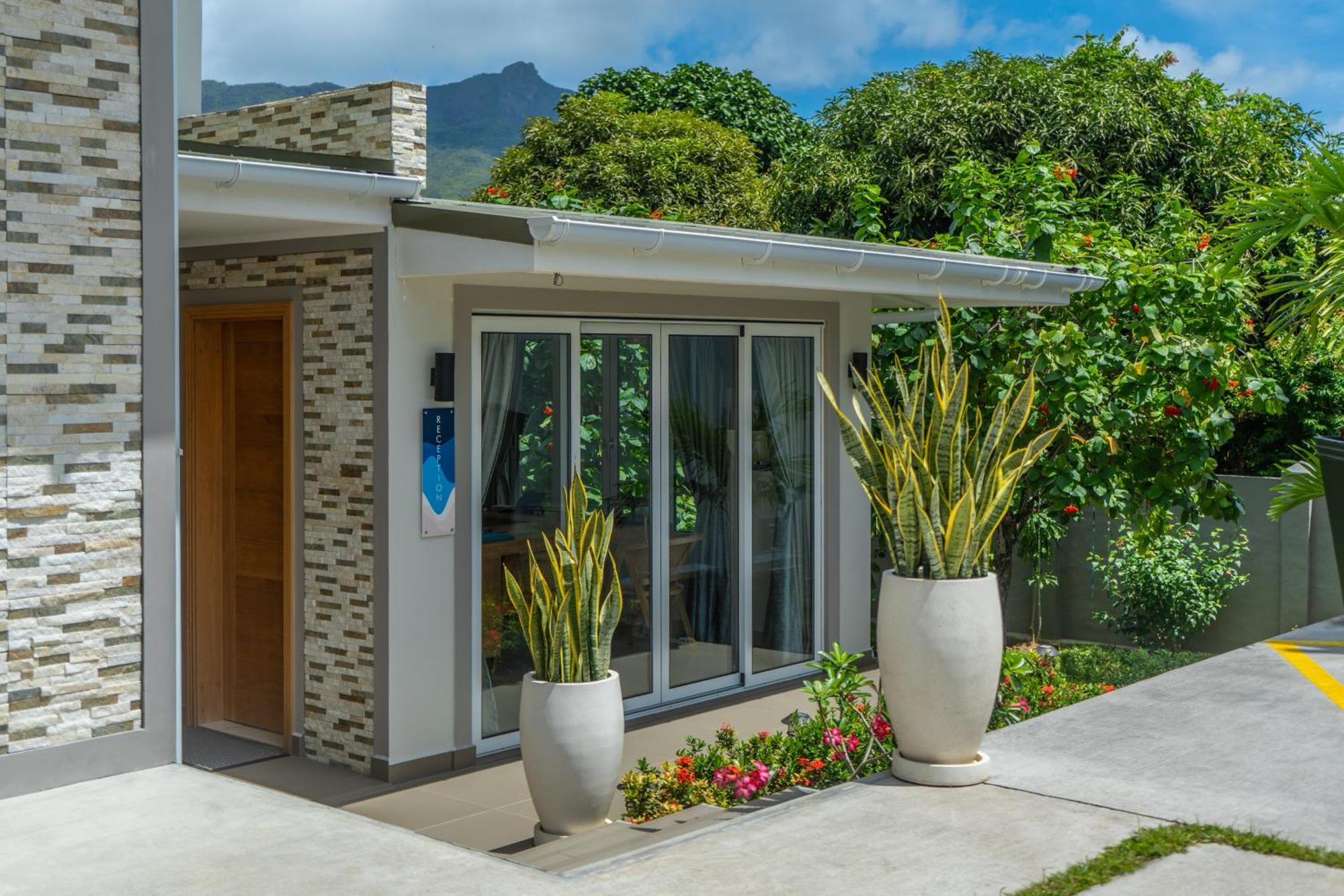 Summer Sand Holiday Apartments Beau Vallon  Exterior photo